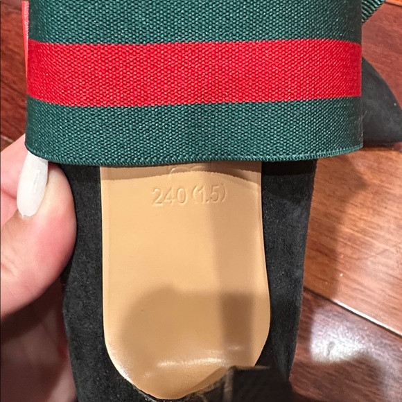 Bow heels - Picture 7 of 7